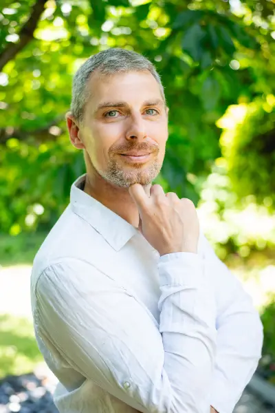 Guillaume HERVE, hypnothérapeute, Psycho-praticien en Maïeusthésie, coach de vie, animateur de constellations familiales et relaxologue à Tournefeuille 31170